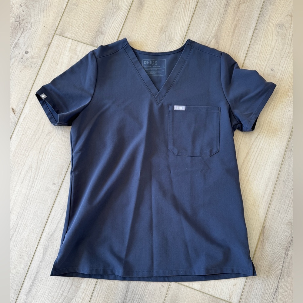 Figs Charcoal Catarina Scrub Top